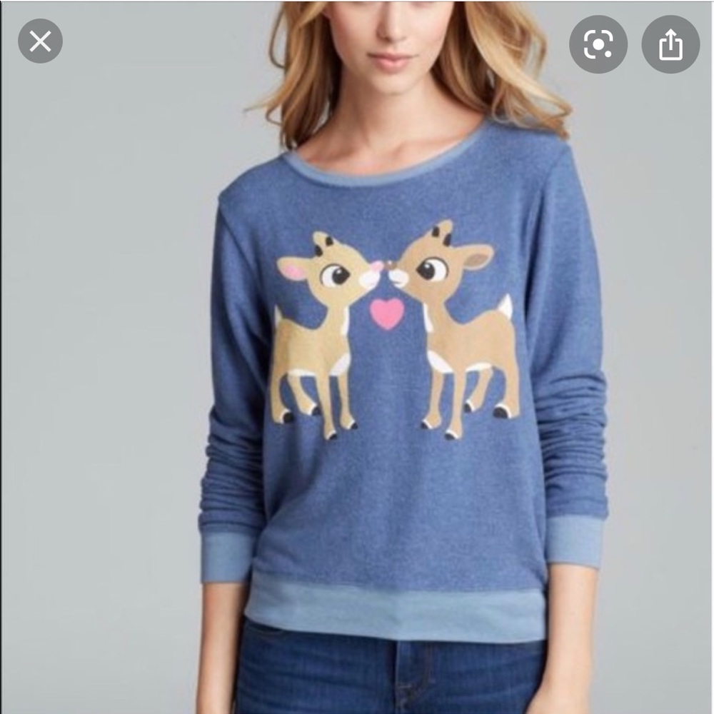 Reindeer kissing sweater